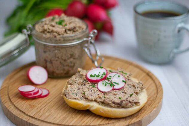 Vegane Leberwurst - Aufstrich aus Kidneybohnen &amp; Räuchertofu