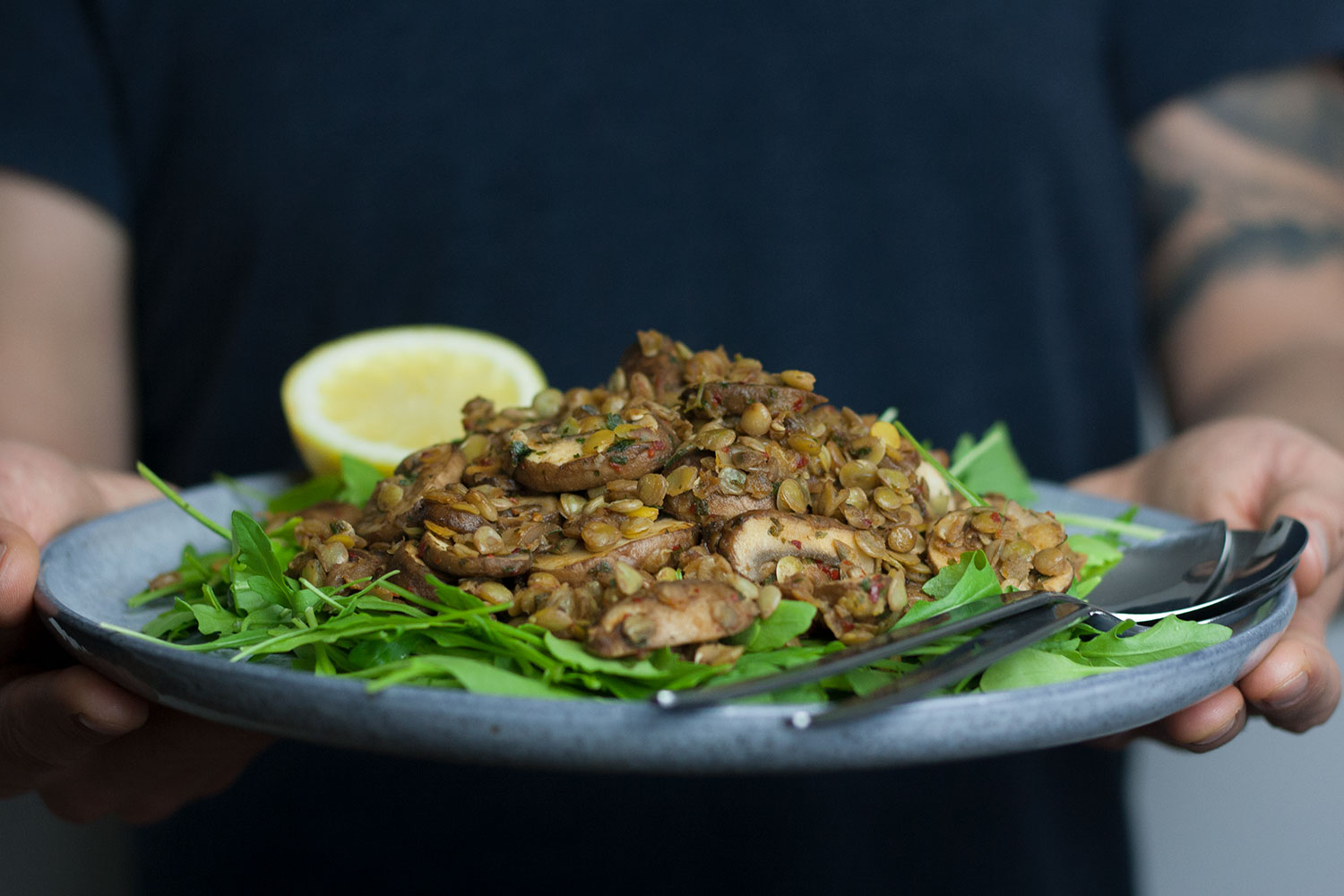 vegan lentil and mushroom salad with rocket | Linsen Pilz Salat auf Rucola