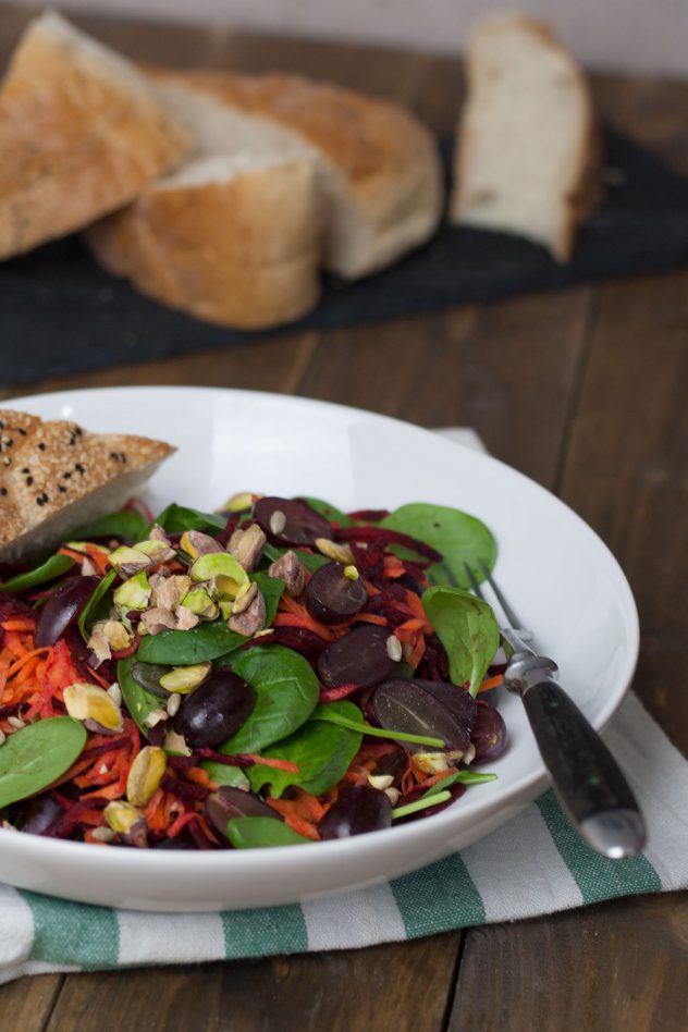 Rote Beete Salat mit Trauben - Rezept - vegan &amp; glutenfrei