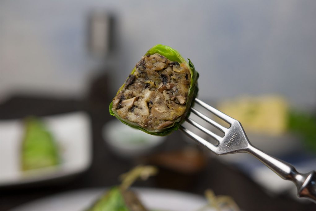 Kohlrouladen mit Pilzfüllung &amp; Pfeffersoße - Rezept - - Mangold &amp; Muskat