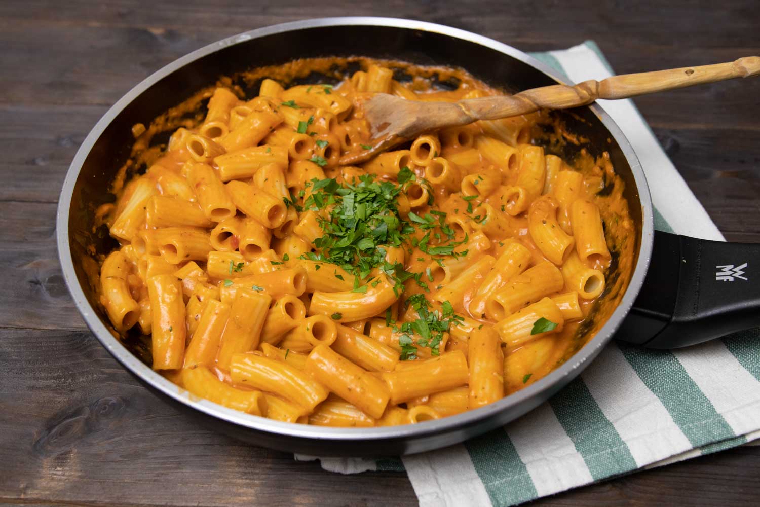 Pasta In Cremiger Tomatensosse Veganes 15 Minuten Rezept