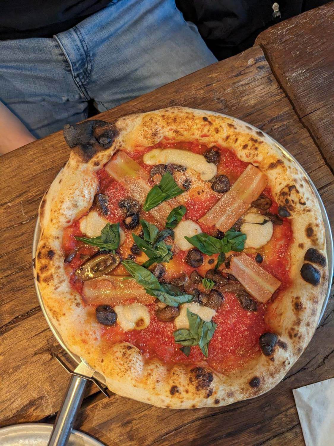 Vegane Pizza Fatboyslim bei Pretty Pizza in München