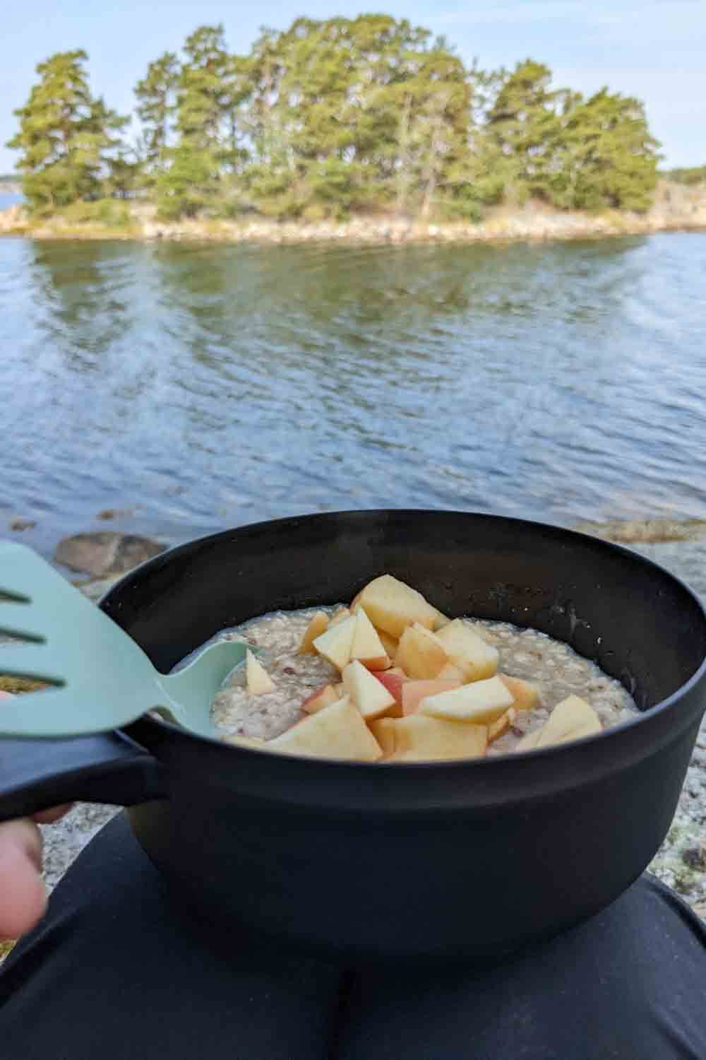 Porridge mit Apfel in Schweden