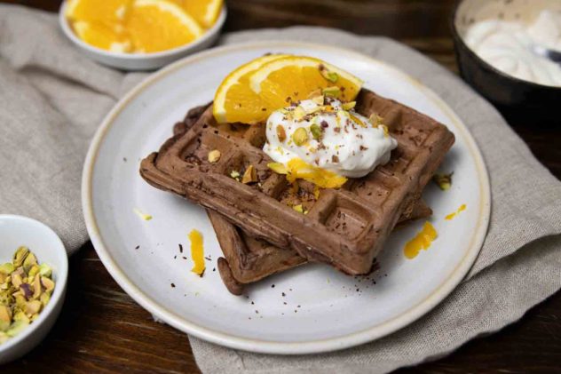 Veganen Schoko-Waffeln mit Orange &amp; Frischkäse-Creme- Rezept