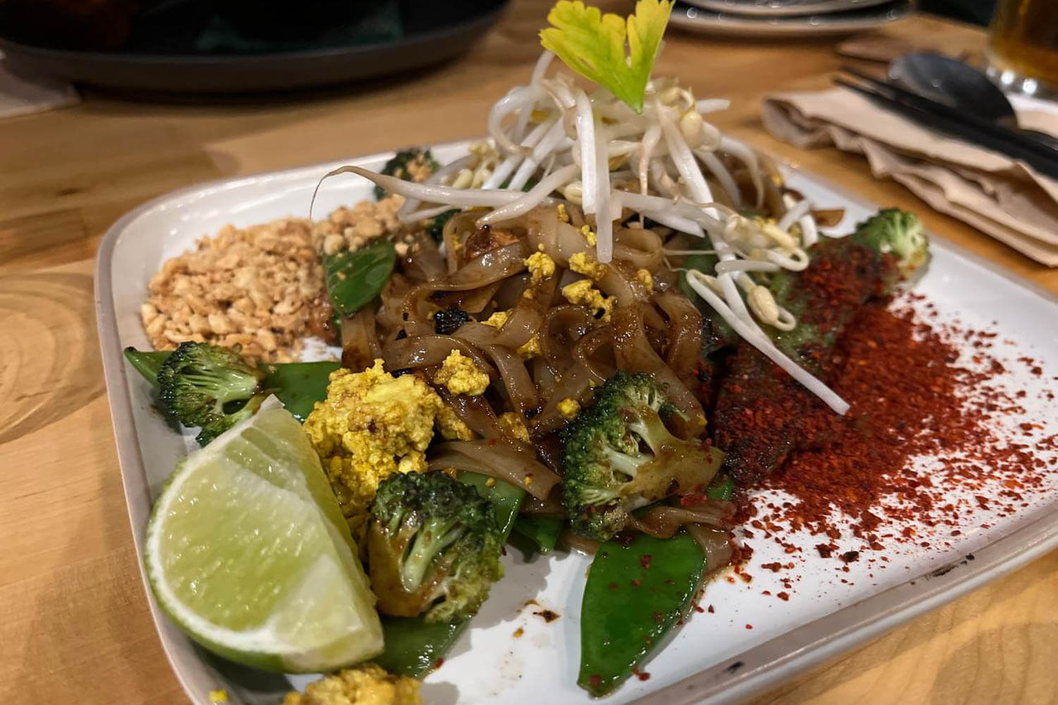 Veganes Pad Thai im Restaurant
